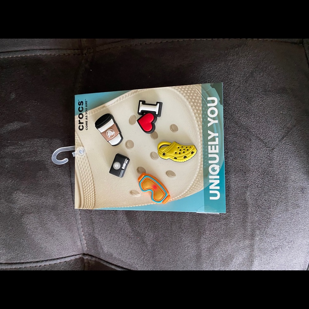 Crocs buttons - Picture 3 of 3